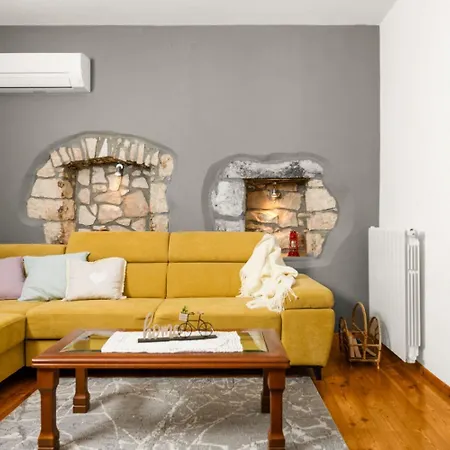 Bruna - Rustic Stone House Casa vacanze