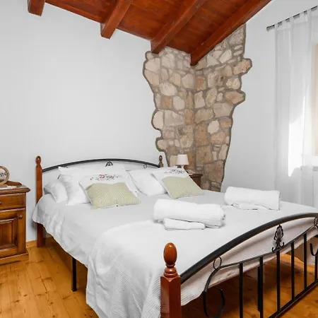 Bruna - Rustic Stone House