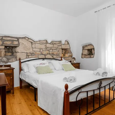 Bruna - Rustic Stone House Holiday home